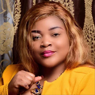 Eunice Manyanga – Hommage Maman Rebecca Tshimpe