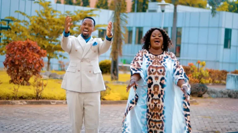 Pastor Amos Ft Upendo Nkone – Salama